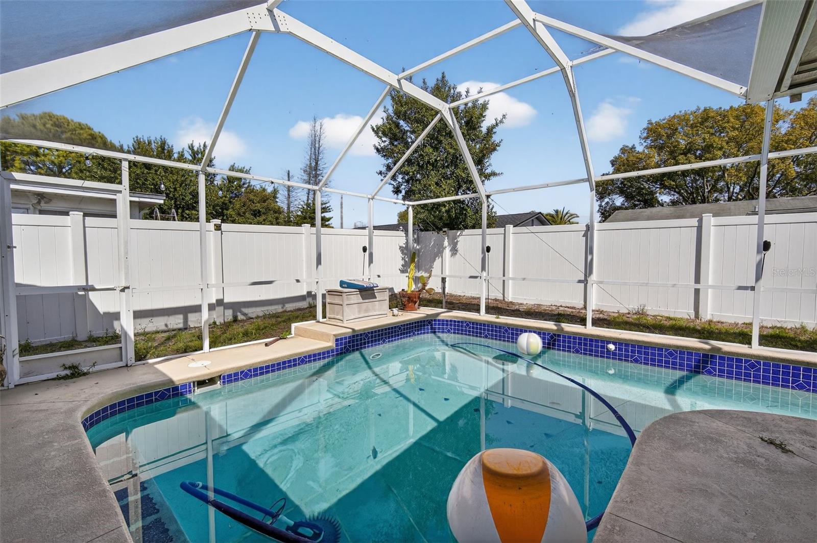 Listing photo id 3 for 11220 Glover Road