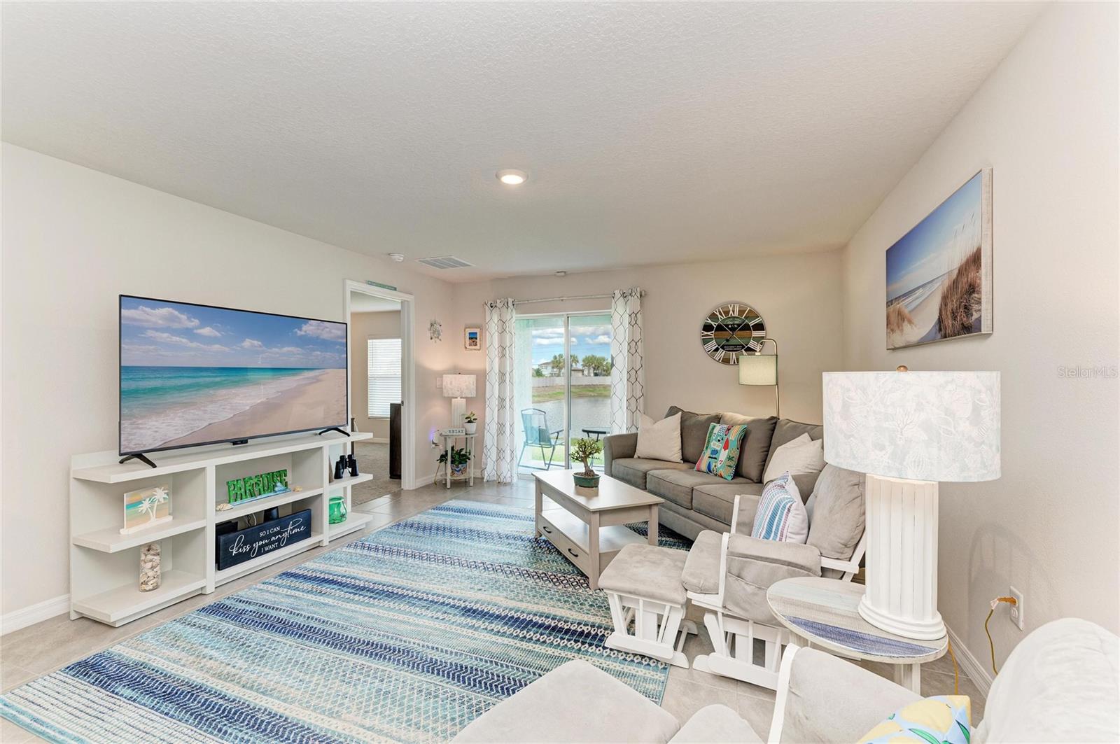 Image 11 of 31 For 3915 Direct Green Place