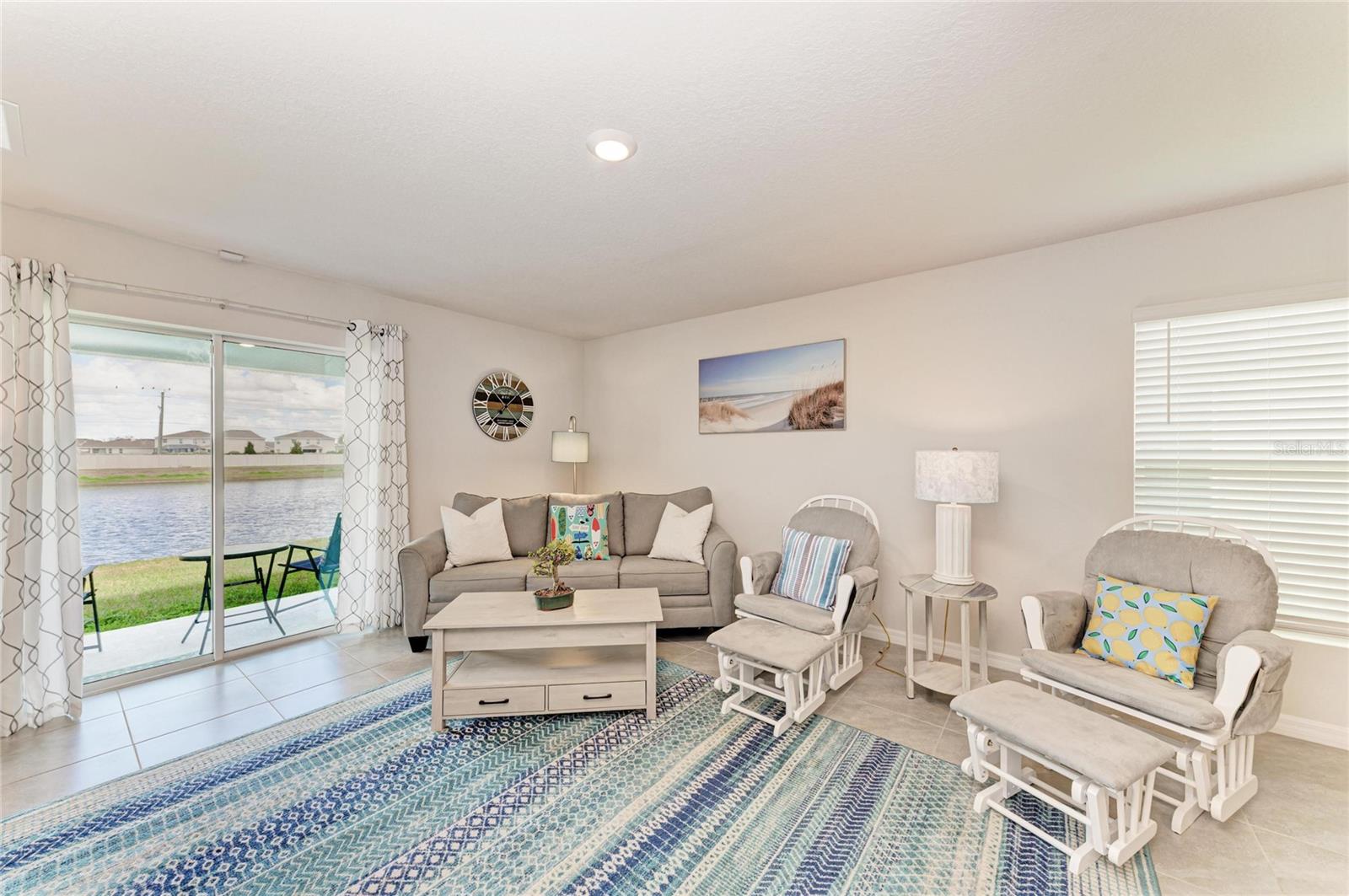 Image 12 of 31 For 3915 Direct Green Place