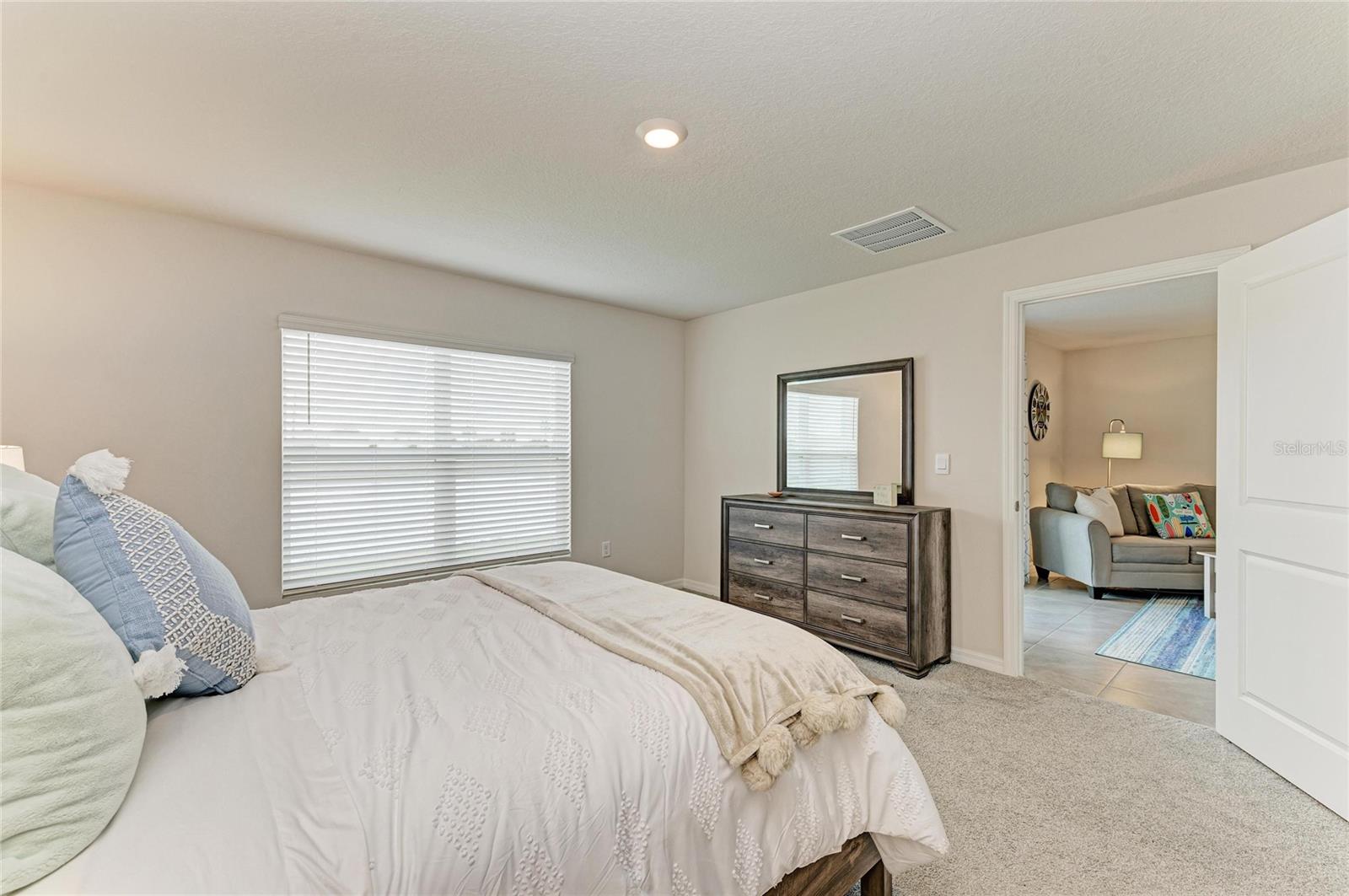 Image 16 of 31 For 3915 Direct Green Place