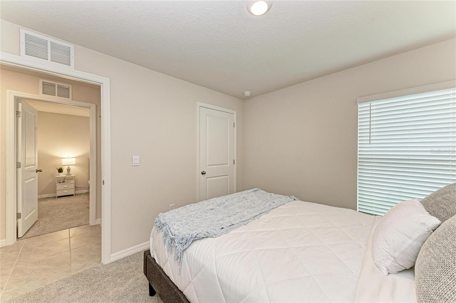 Image 22 of 31 For 3915 Direct Green Place