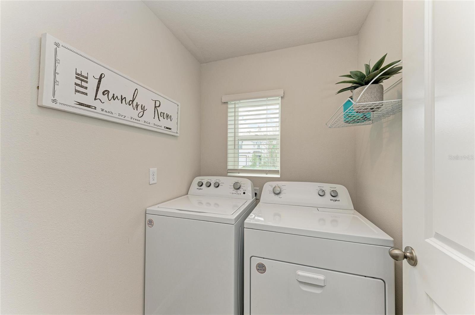 Image 23 of 31 For 3915 Direct Green Place