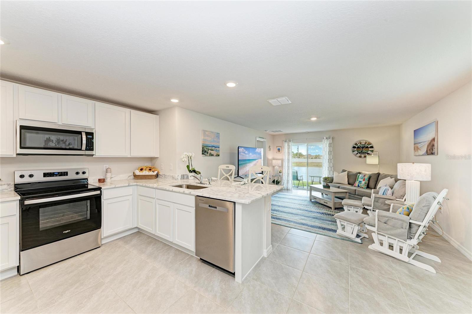 Image 6 of 31 For 3915 Direct Green Place