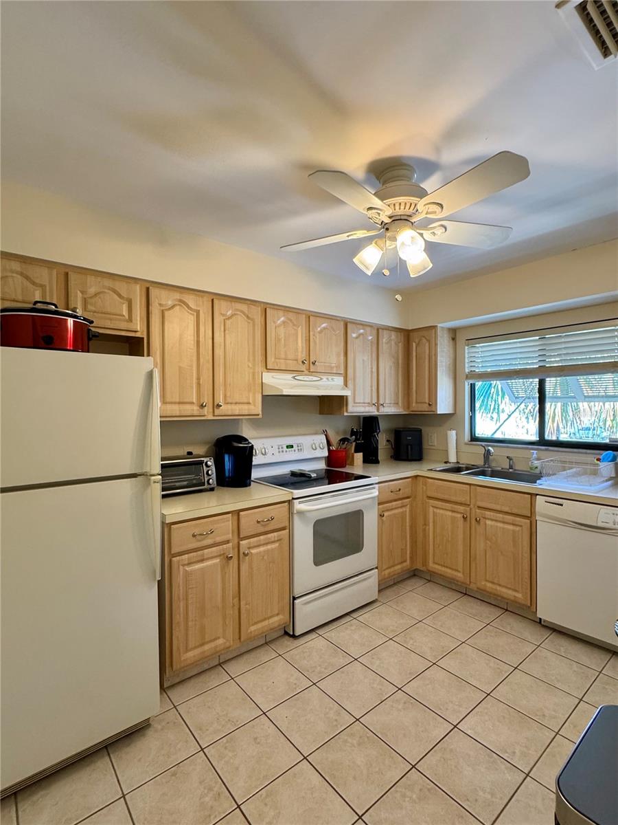 Image 16 of 51 For 5228 Willow Links  76