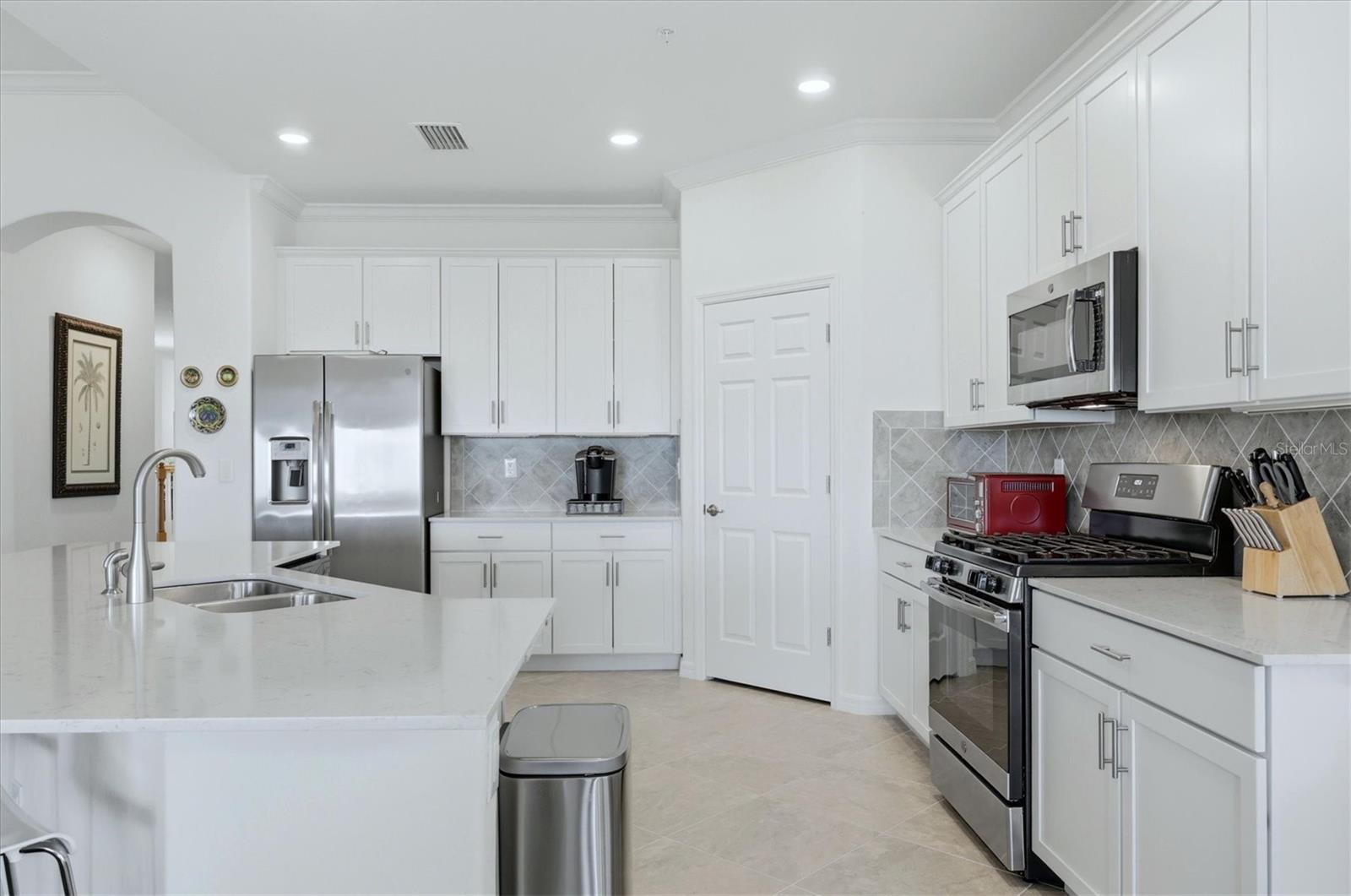 Image 16 of 90 For 7412 Divot Loop 7412