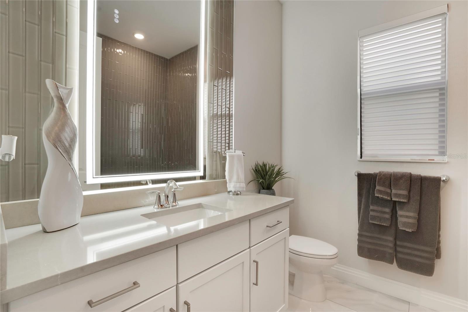 Image 18 of 47 For 4922 Sparkling Sea Lane