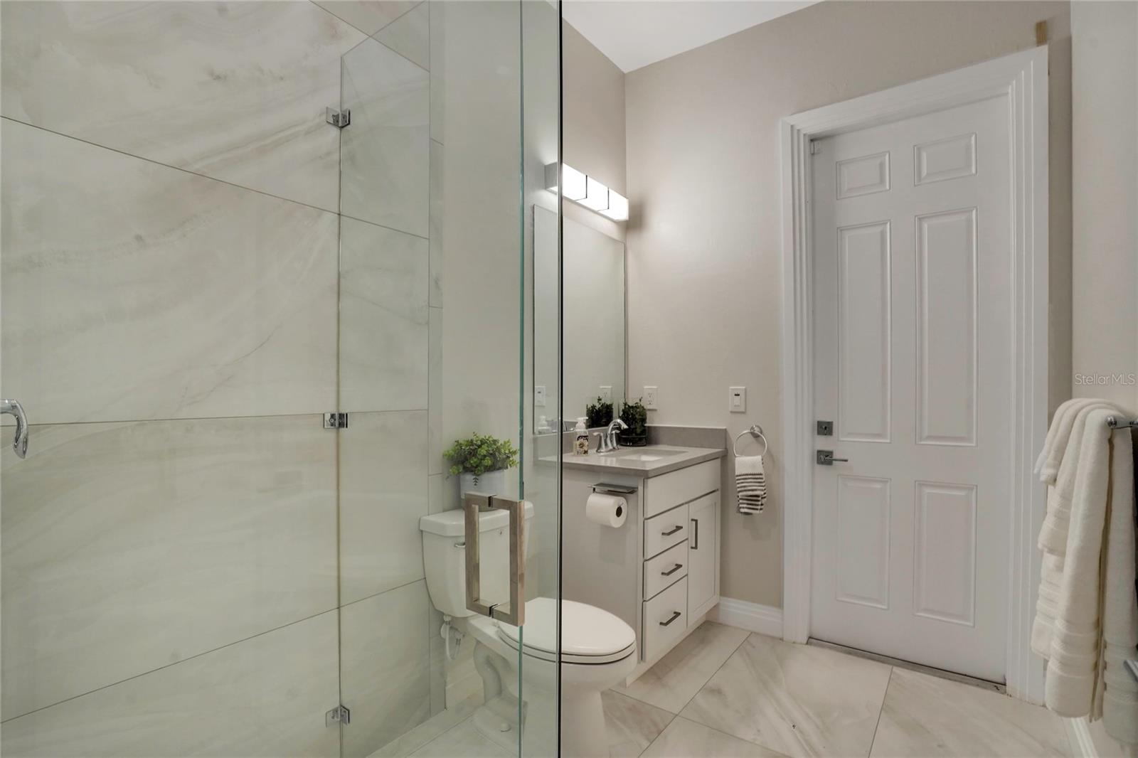 Image 21 of 47 For 4922 Sparkling Sea Lane