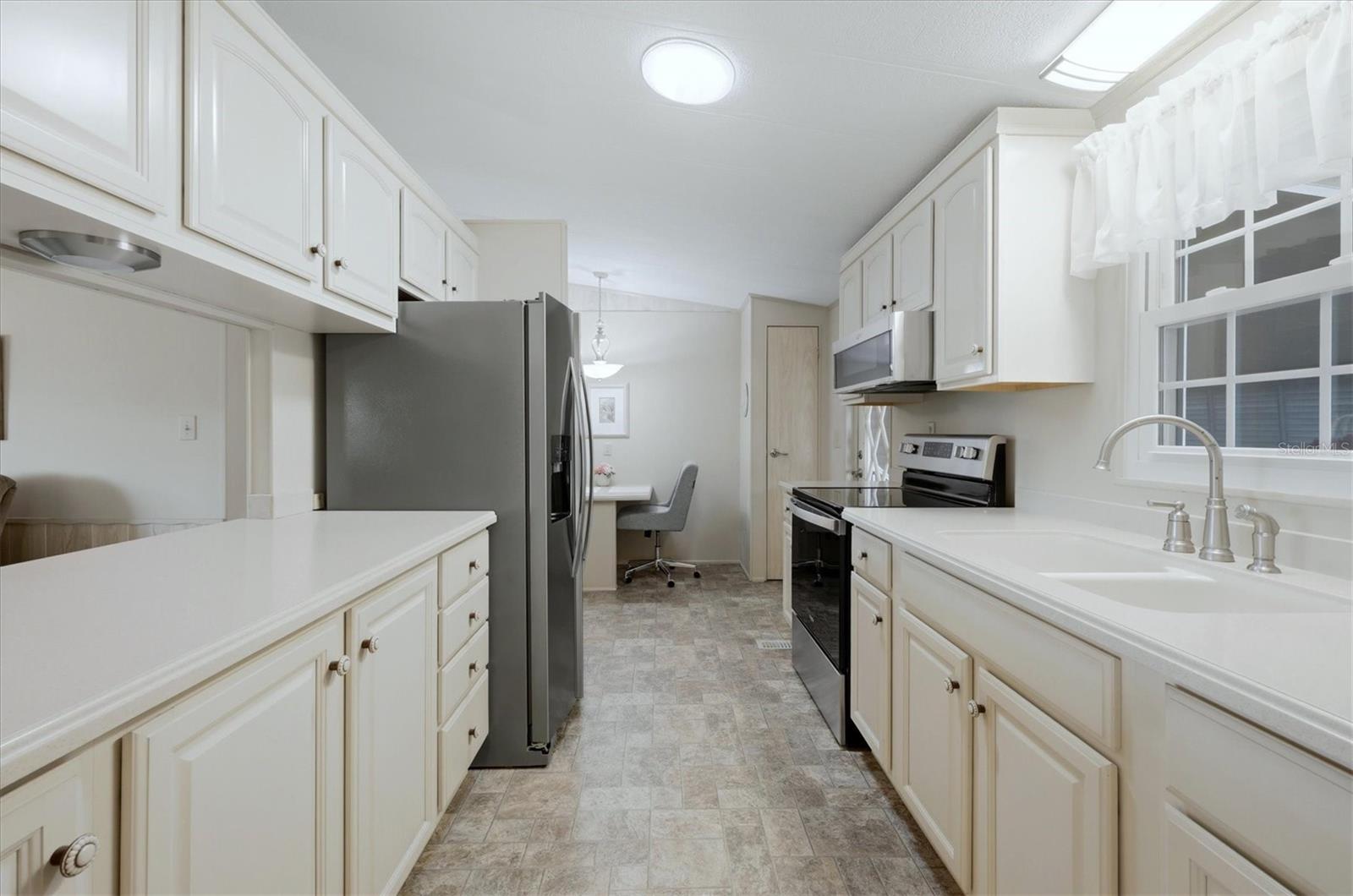 Image 11 of 47 For 4212 13th Street E