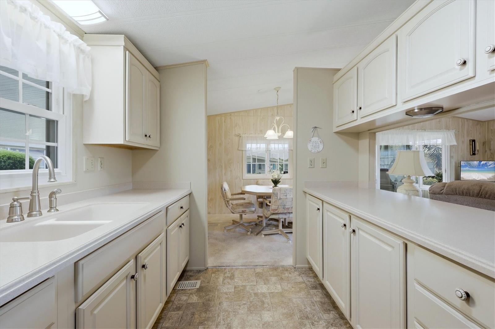 Image 12 of 47 For 4212 13th Street E