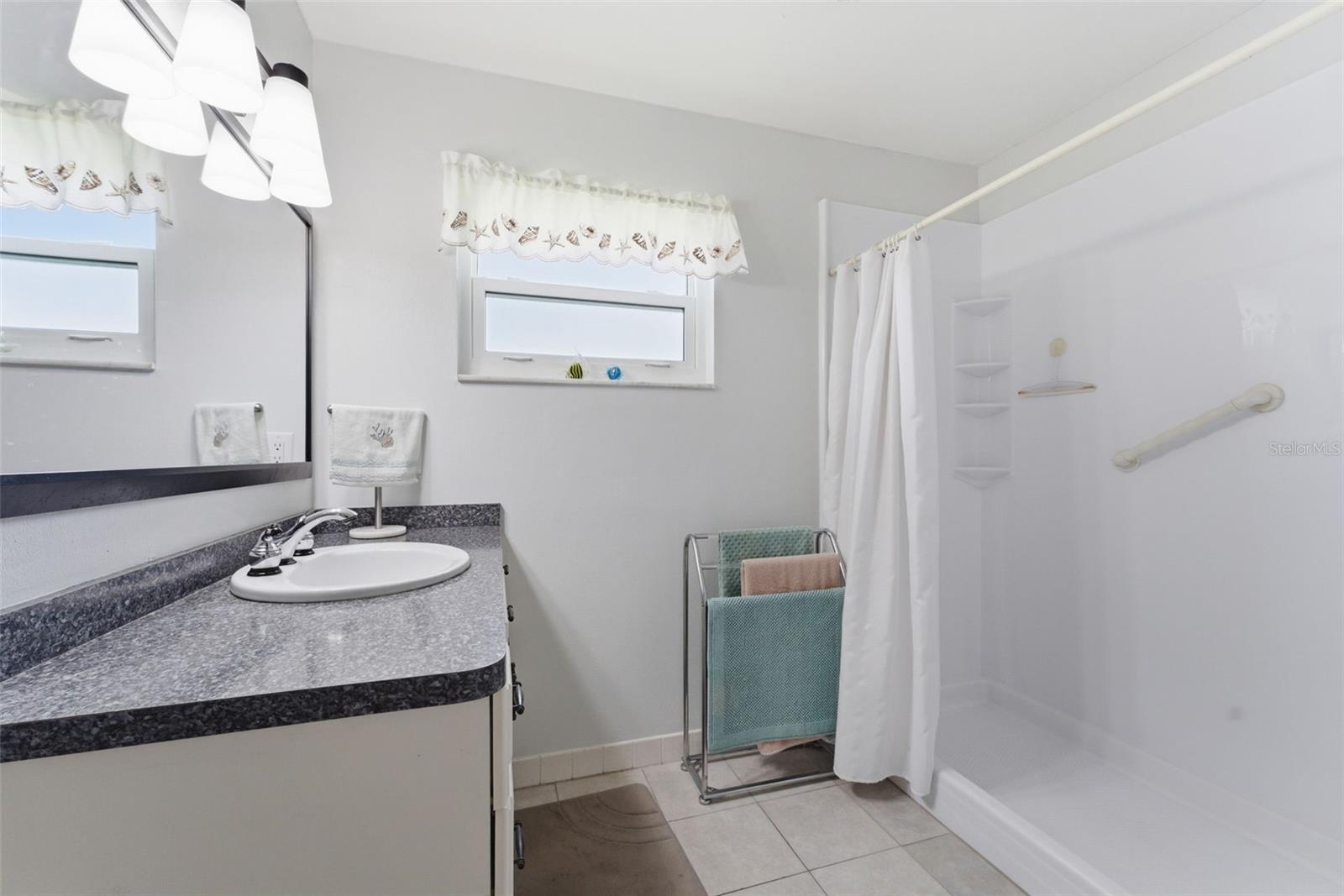 Image 15 of 41 For 5061 Live Oak Circle