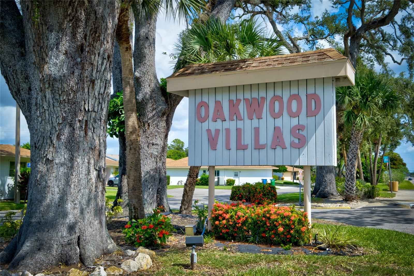 Image 2 of 41 For 5061 Live Oak Circle