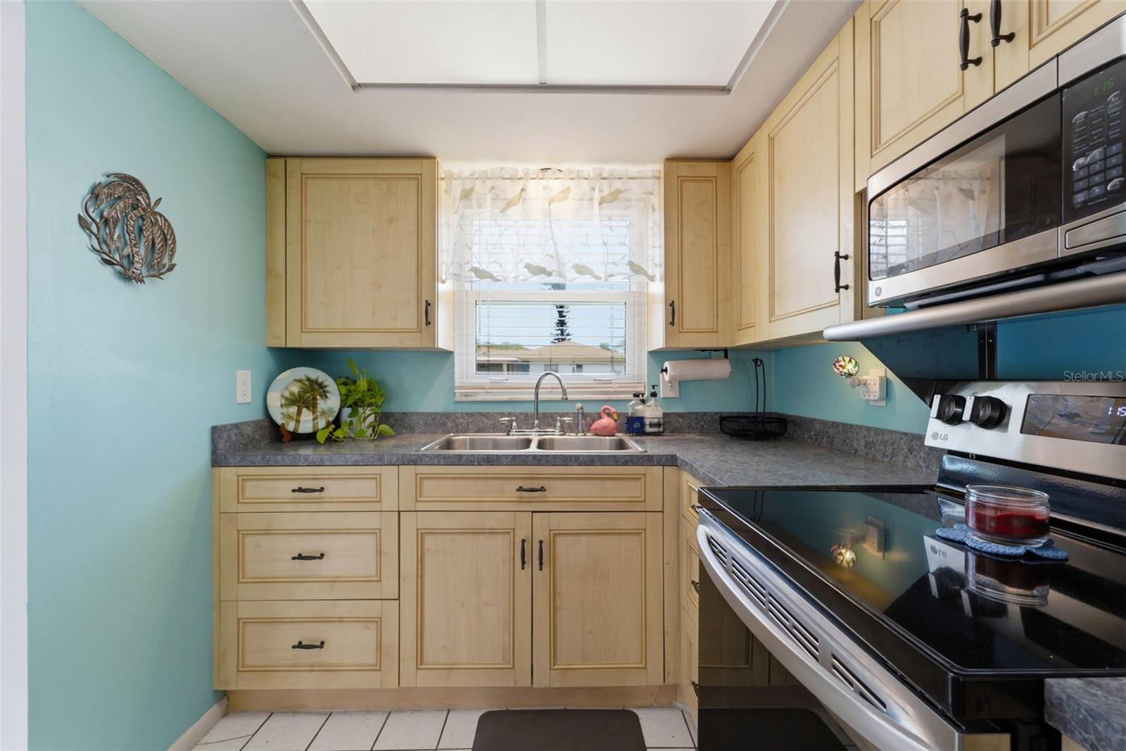 Image 6 of 41 For 5061 Live Oak Circle