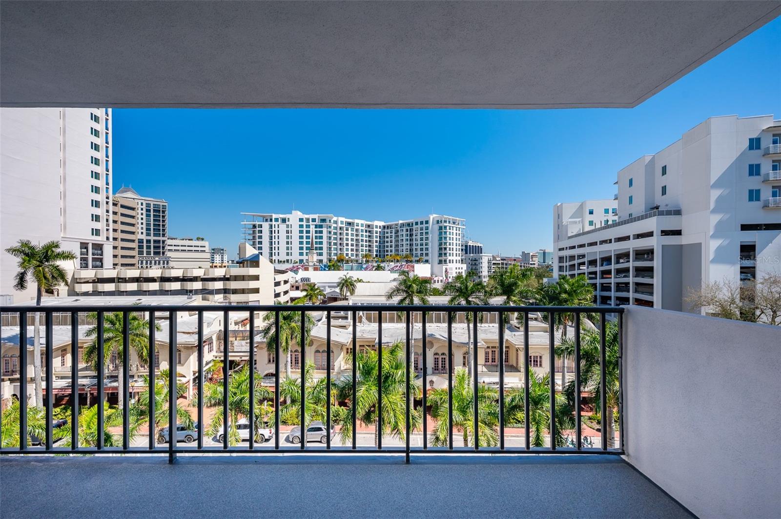 Image 22 of 55 For 101 Gulfstream Avenue 7d