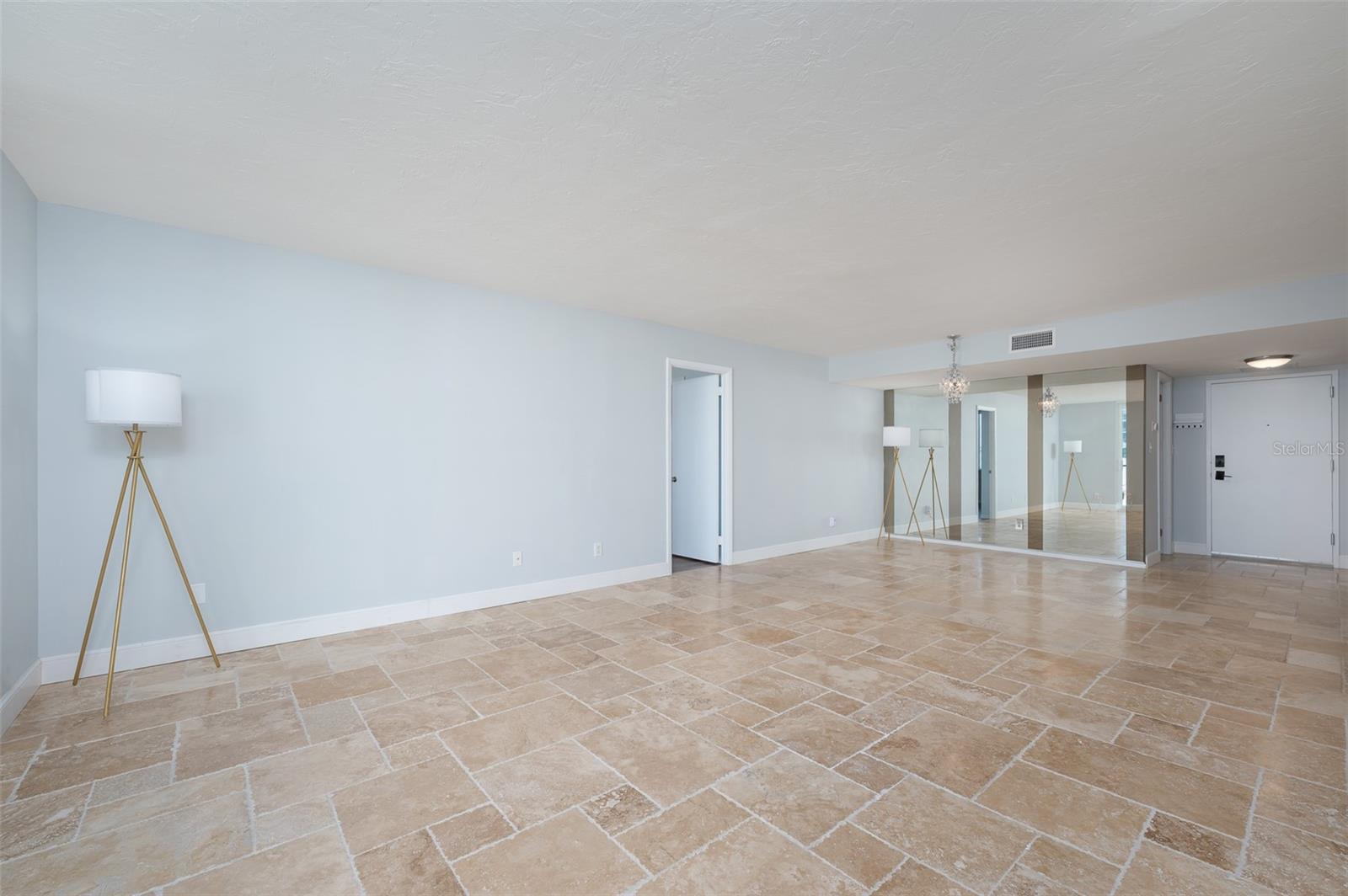 Image 5 of 55 For 101 Gulfstream Avenue 7d