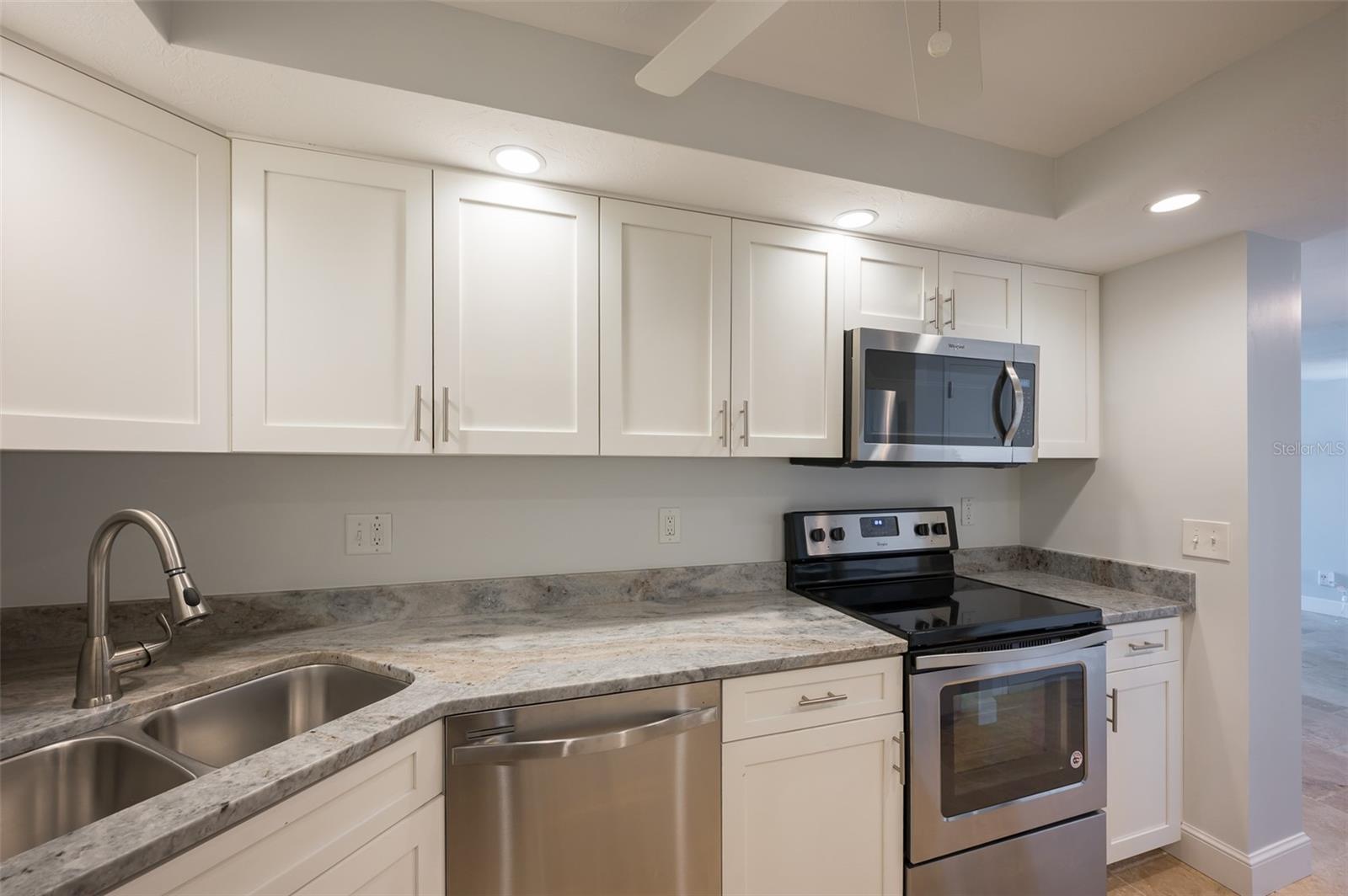 Image 9 of 55 For 101 Gulfstream Avenue 7d