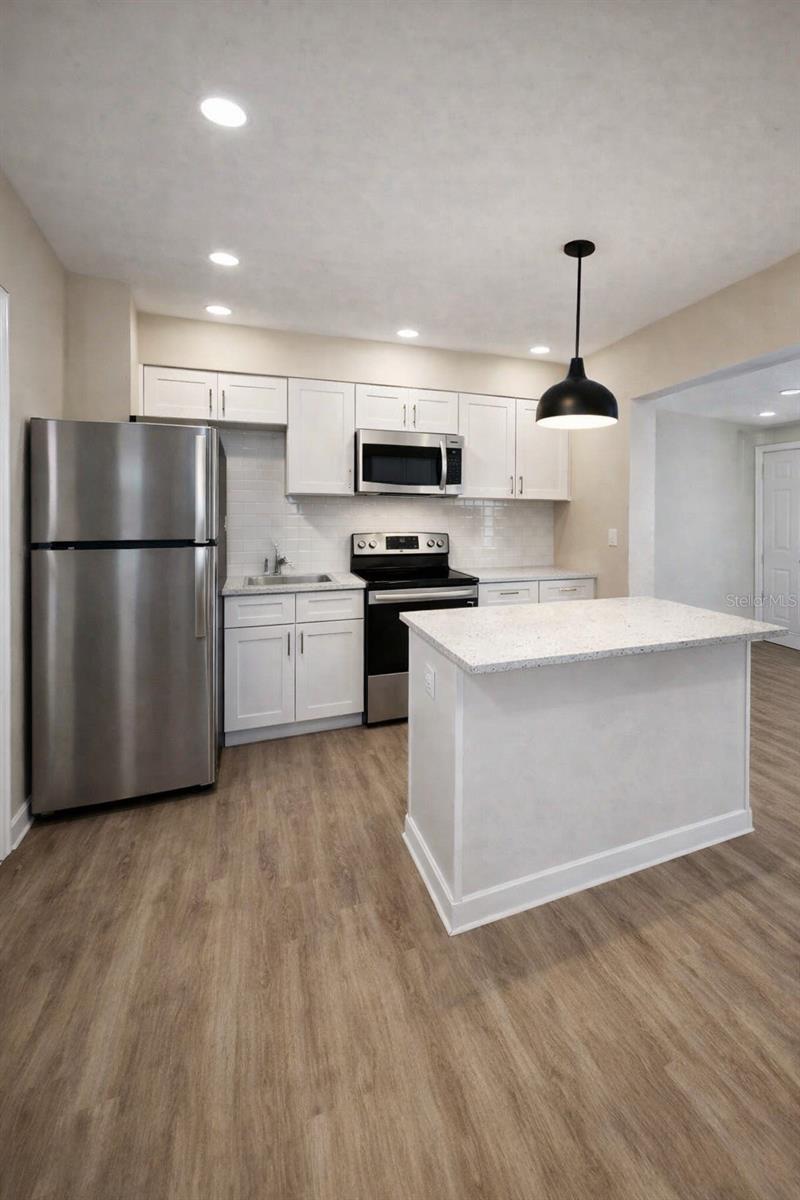 Image 2 of 7 For 2547 14th Avenue S