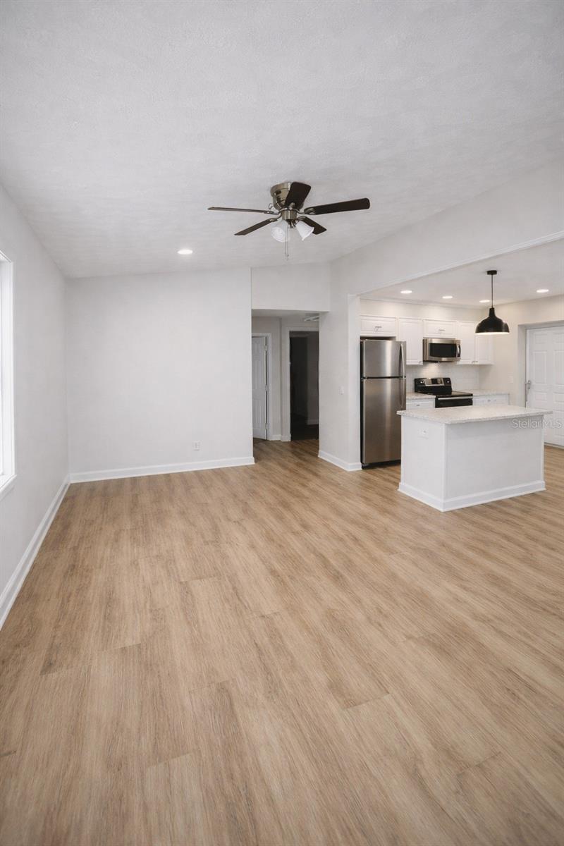 Image 3 of 7 For 2547 14th Avenue S