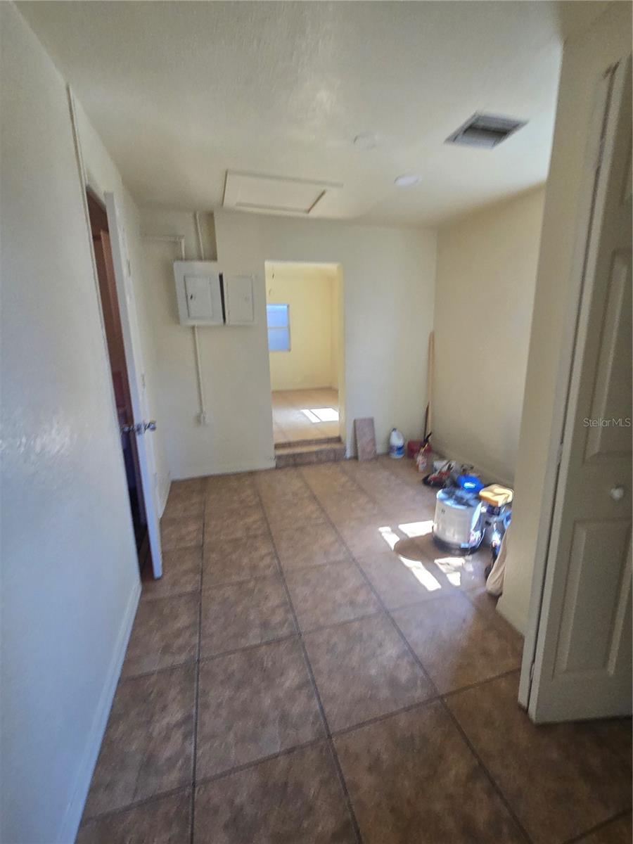 Image 12 of 17 For 1835 Wilton Avenue A&b