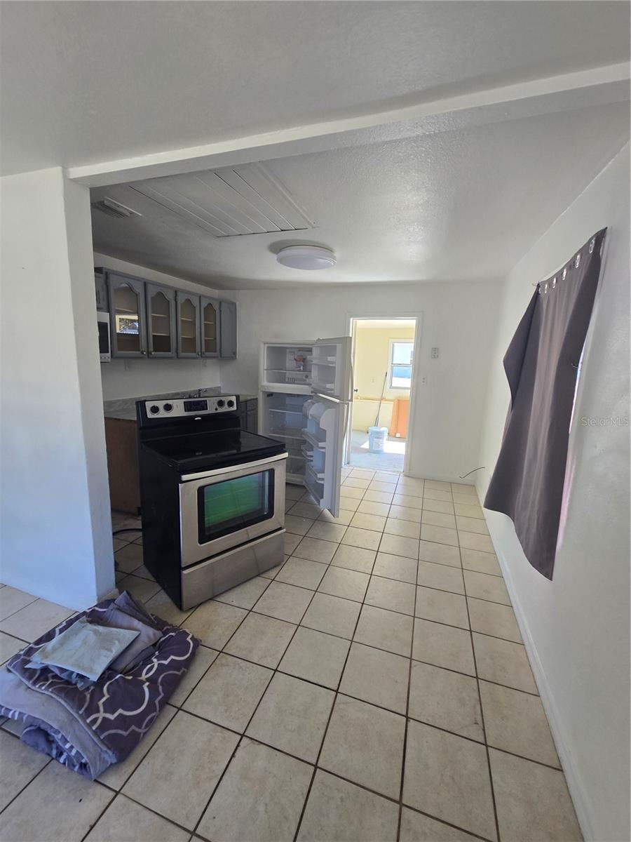 Image 6 of 17 For 1835 Wilton Avenue A&b