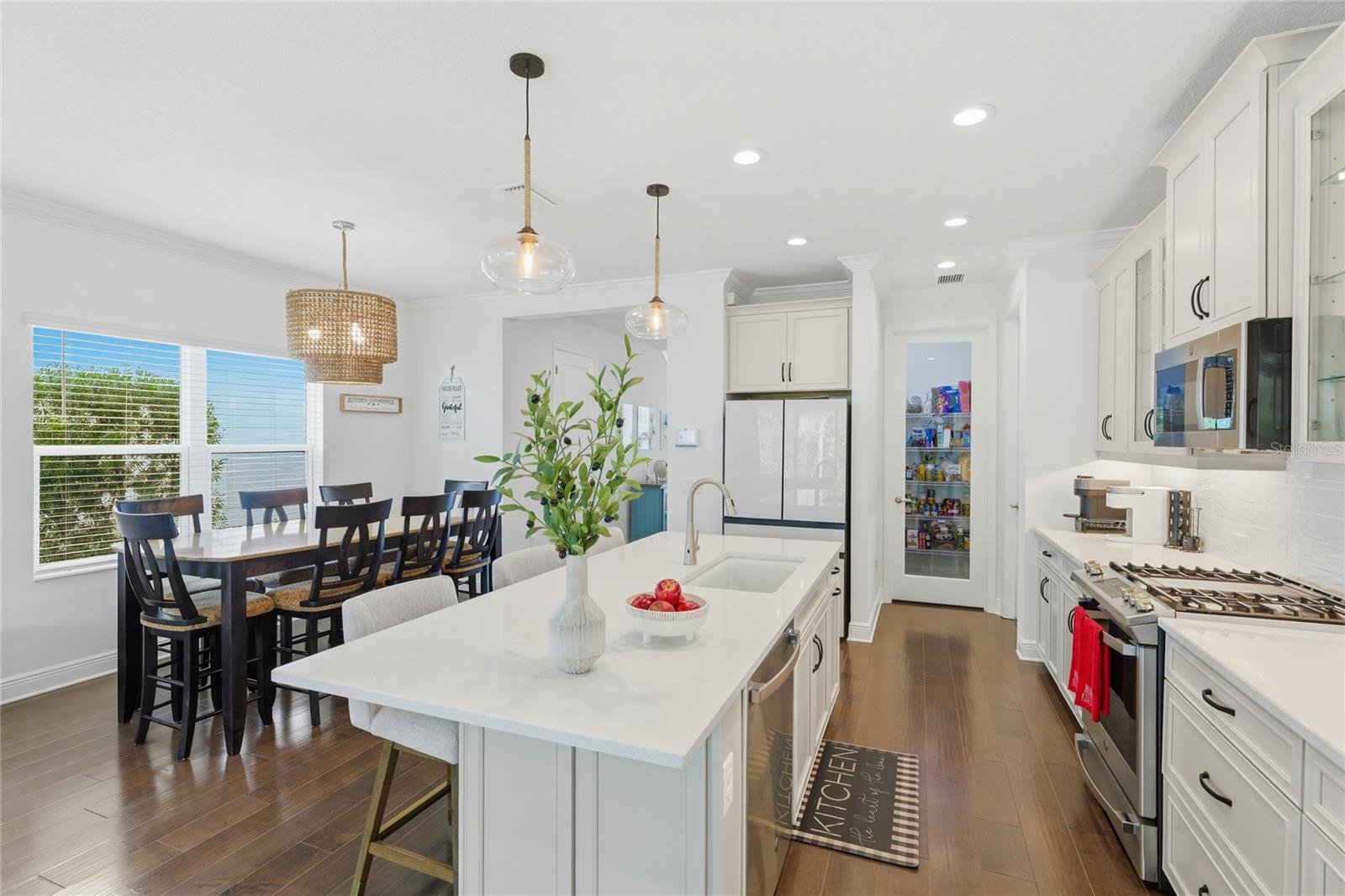 Listing photo id 8 for 12959 Seasong Terrace