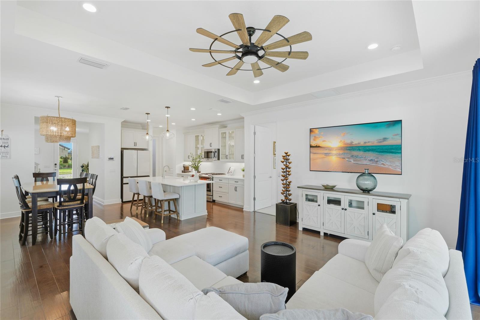 Listing photo id 13 for 12959 Seasong Terrace