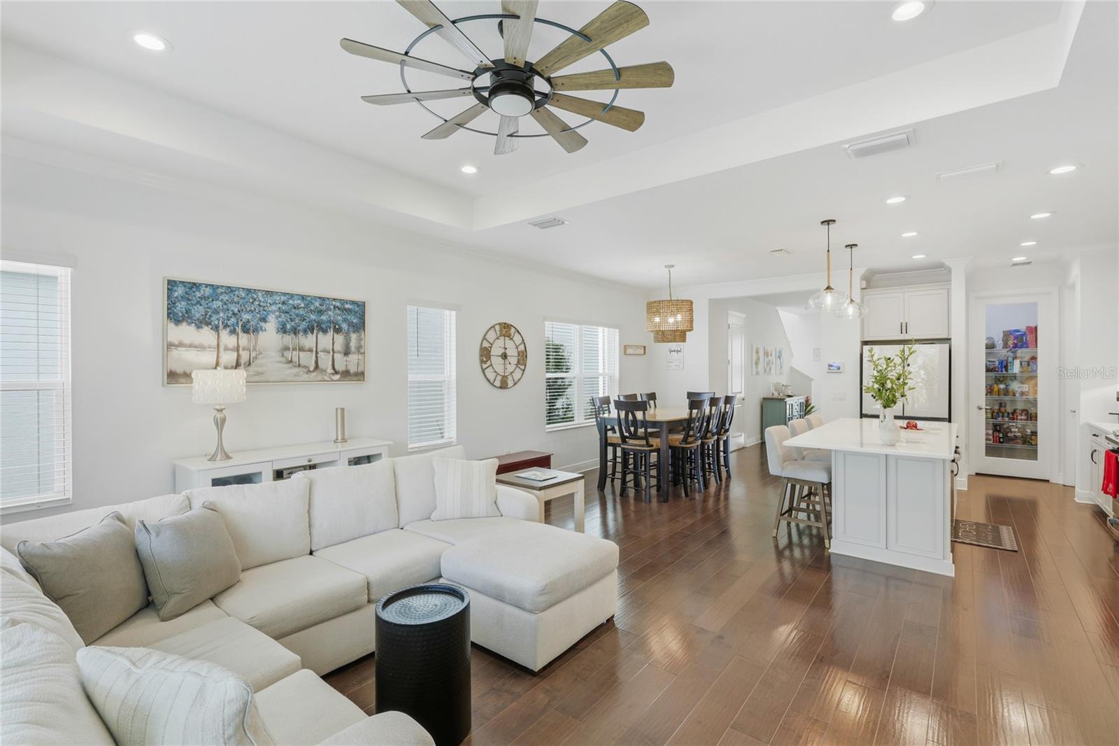 Listing photo id 14 for 12959 Seasong Terrace