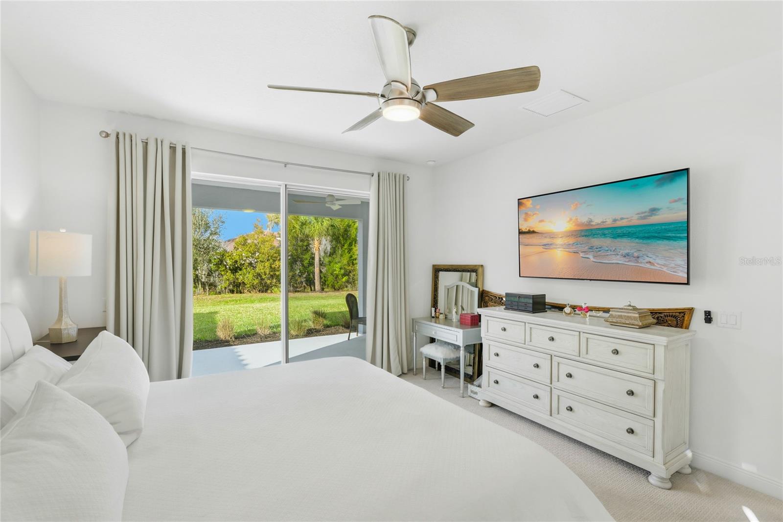 Listing photo id 17 for 12959 Seasong Terrace