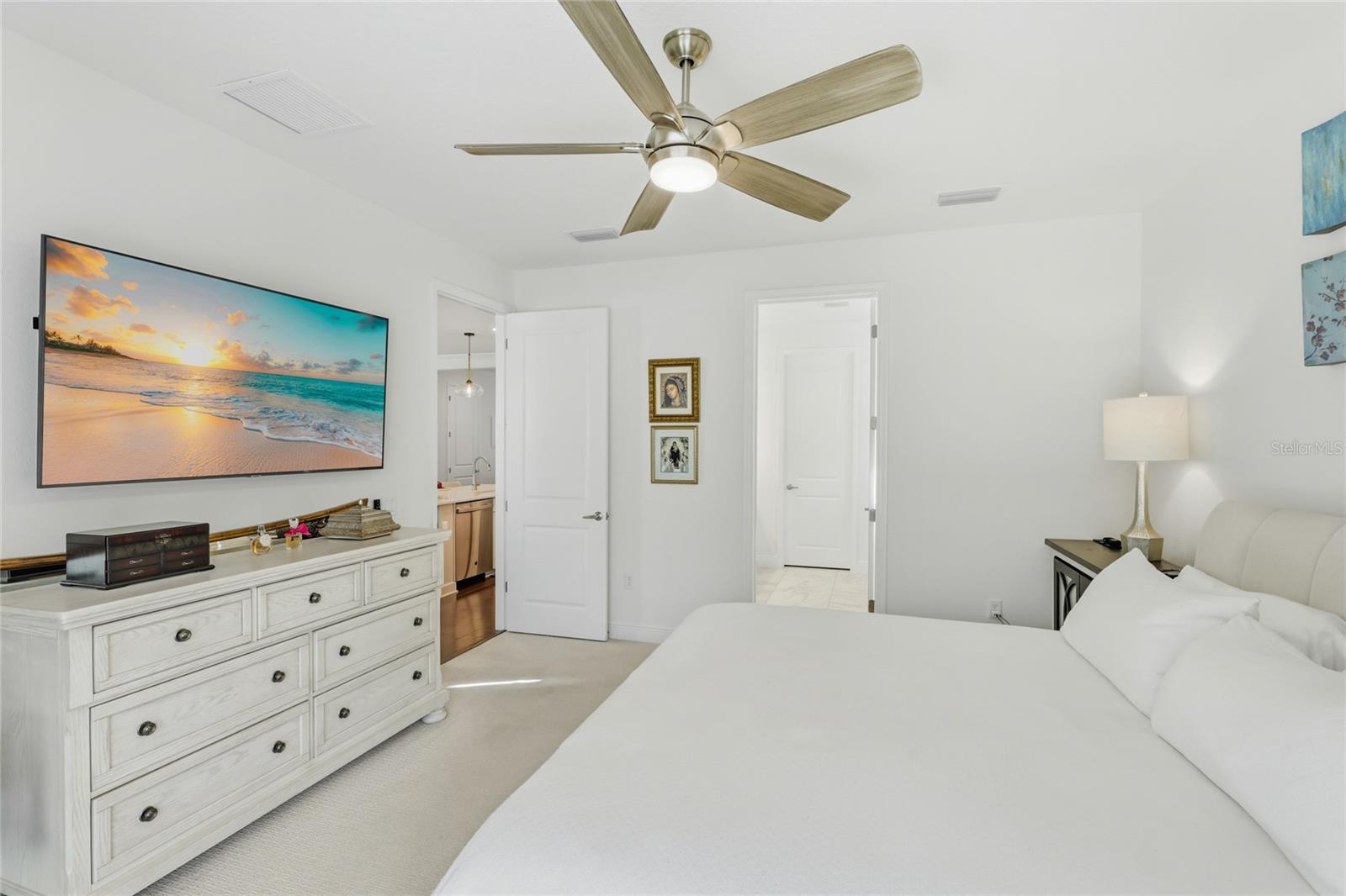 Listing photo id 18 for 12959 Seasong Terrace