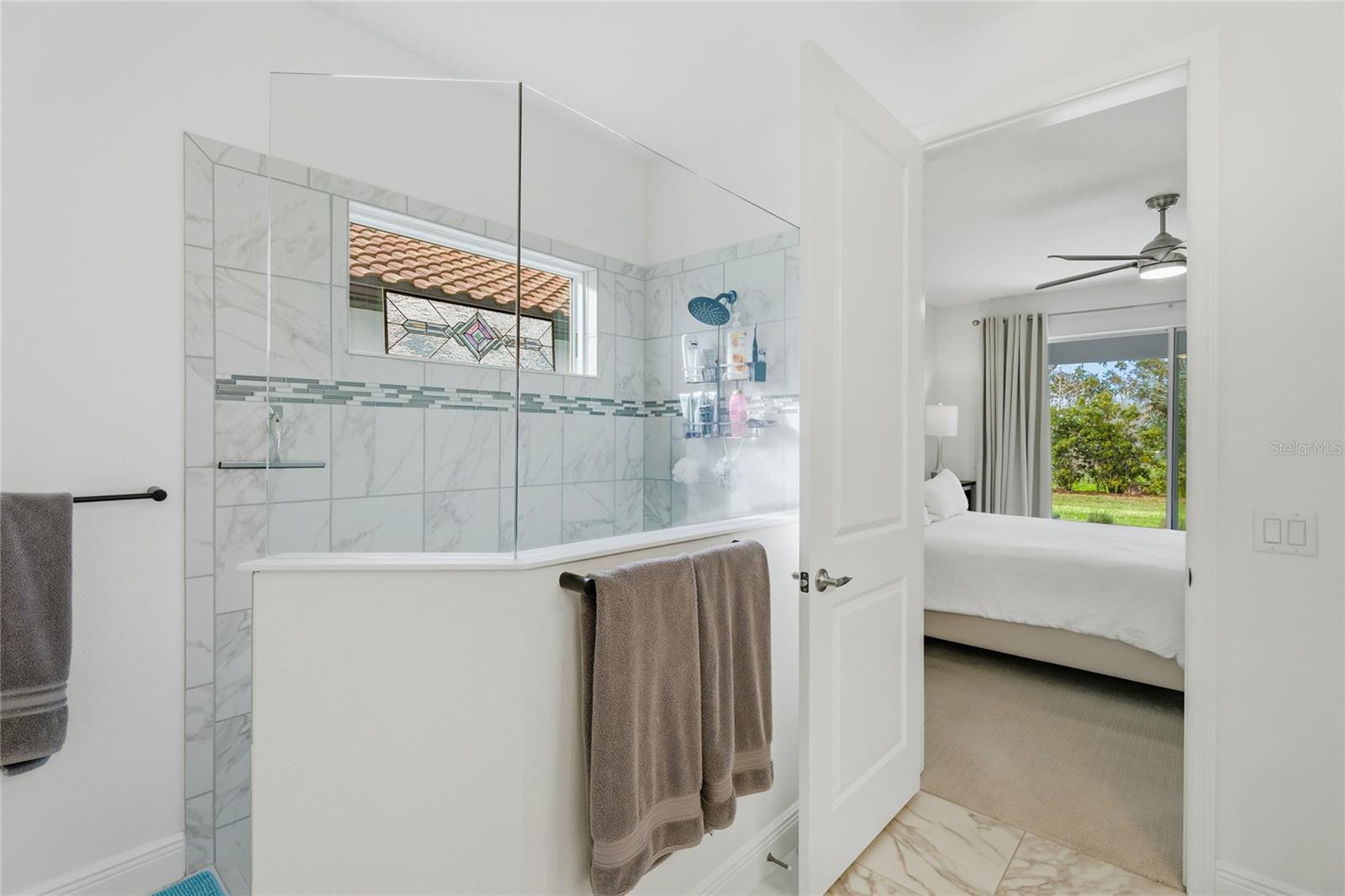 Listing photo id 20 for 12959 Seasong Terrace