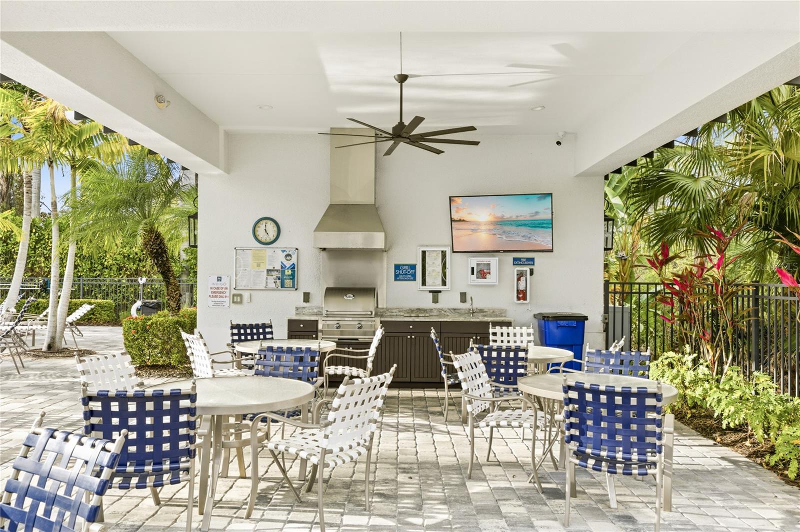 Listing photo id 57 for 12959 Seasong Terrace