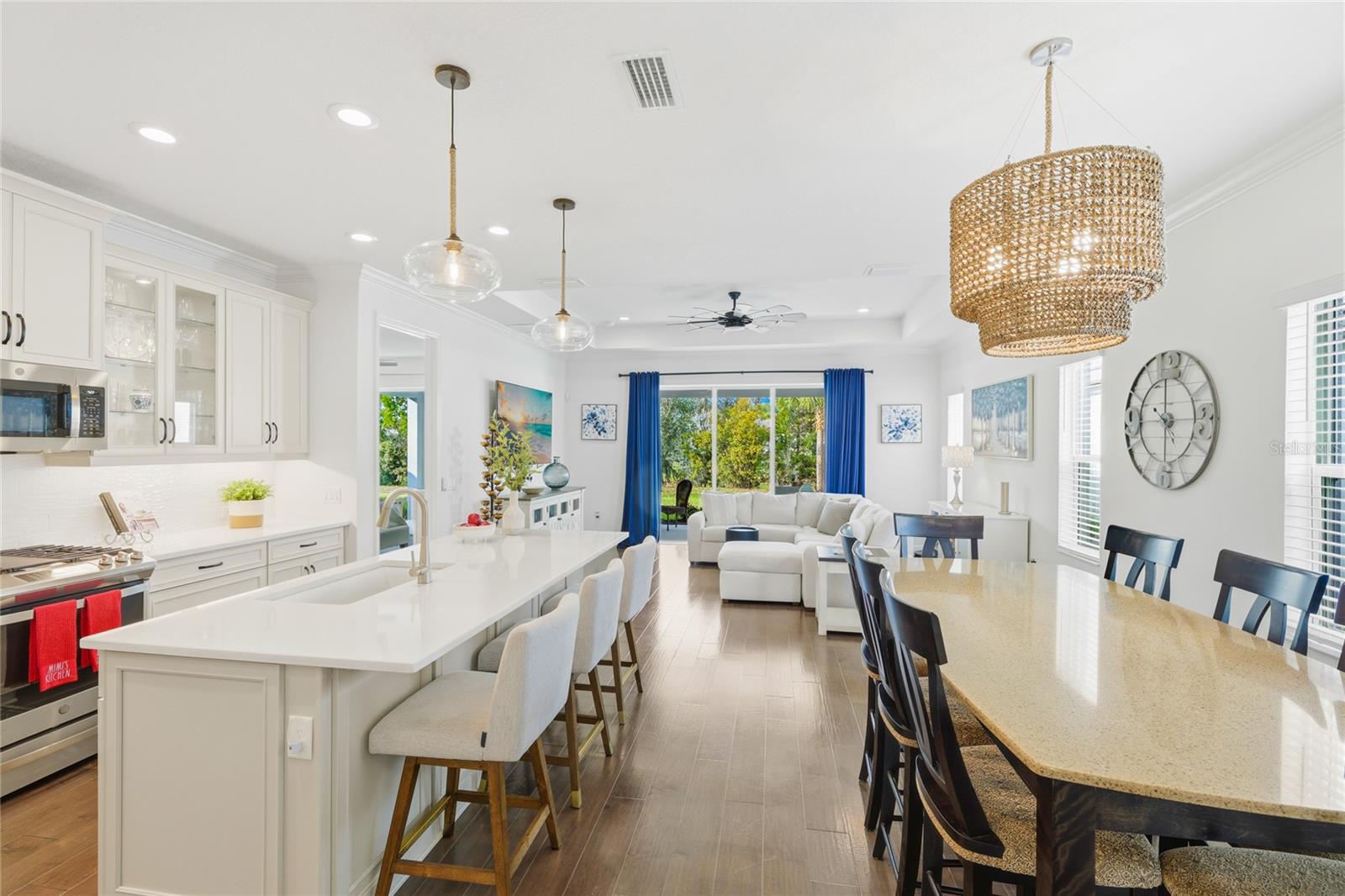 Listing photo id 5 for 12959 Seasong Terrace