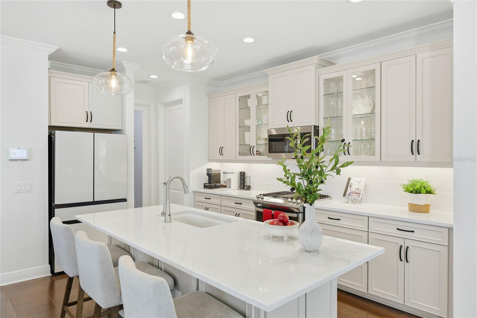 Listing photo id 7 for 12959 Seasong Terrace