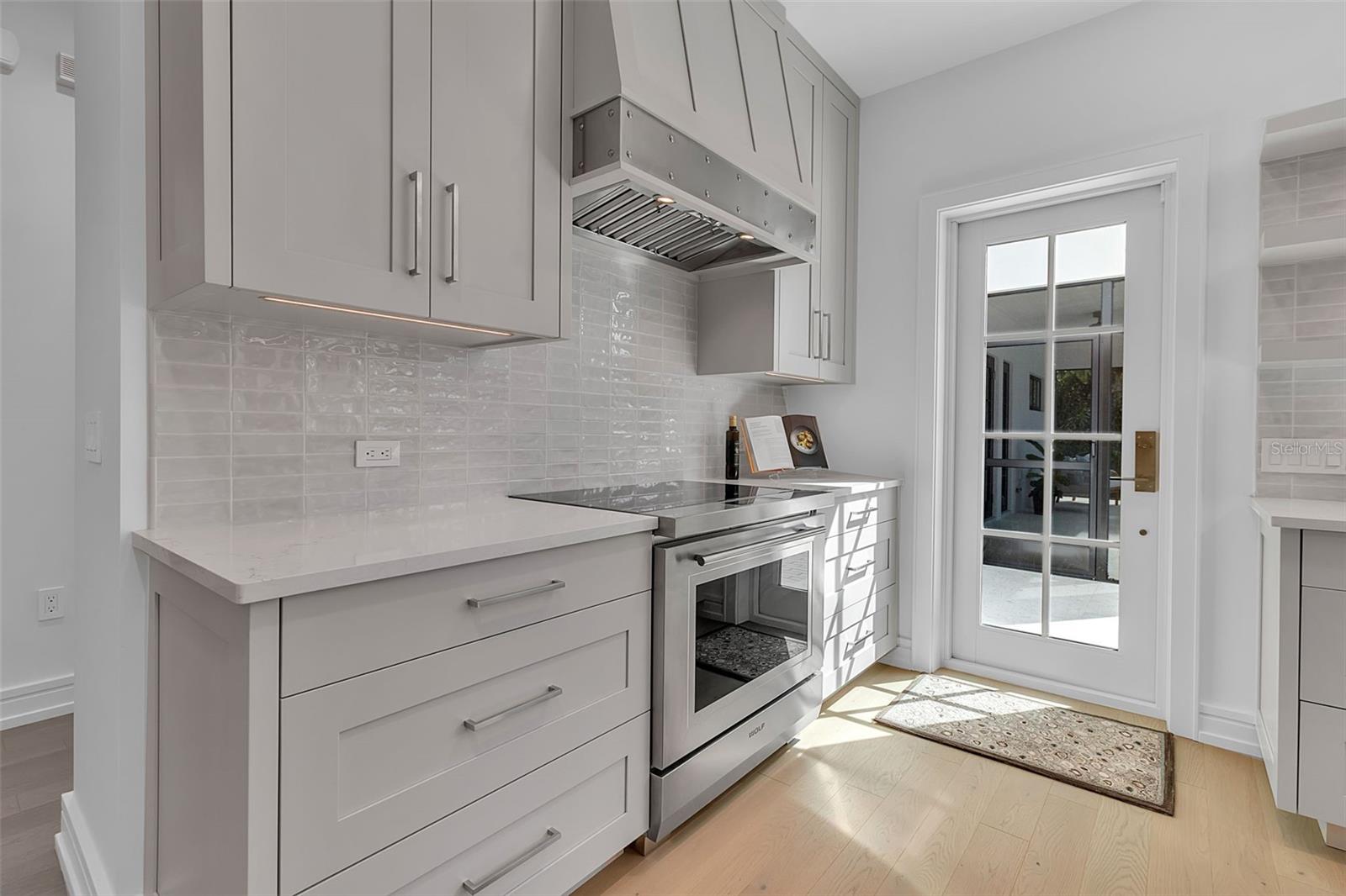 Image 12 of 36 For 943 Pomelo Place