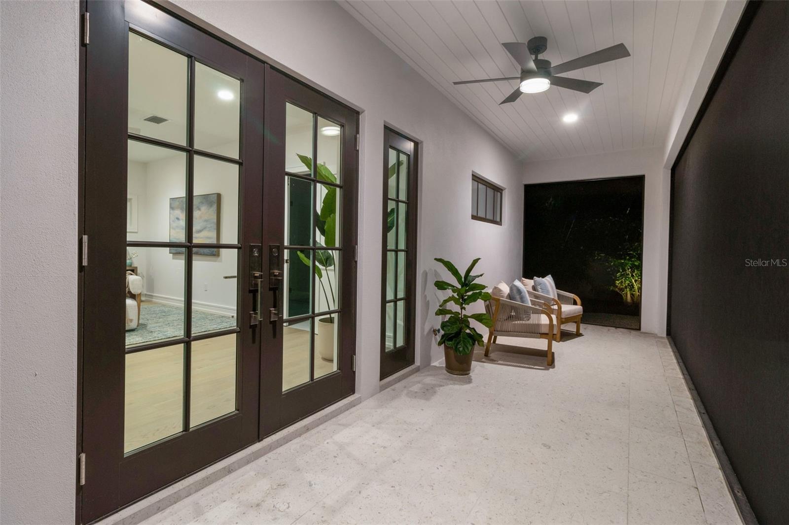 Image 18 of 36 For 943 Pomelo Place