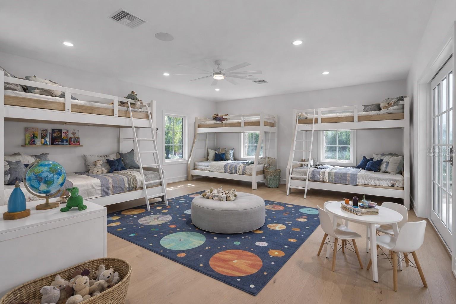 Image 27 of 36 For 943 Pomelo Place