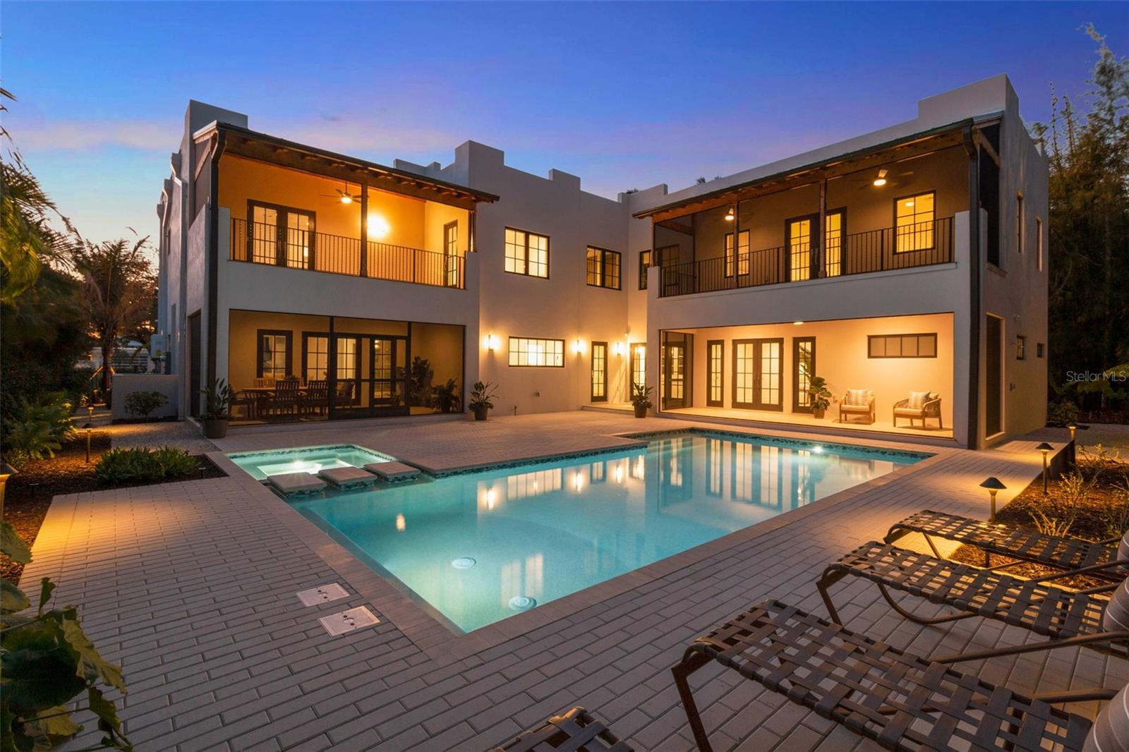 Image 3 of 36 For 943 Pomelo Place