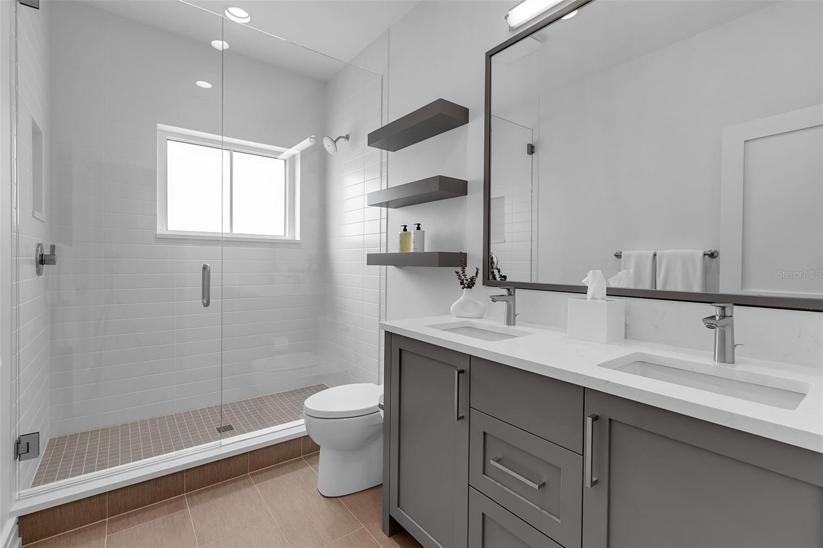 Image 31 of 36 For 943 Pomelo Place