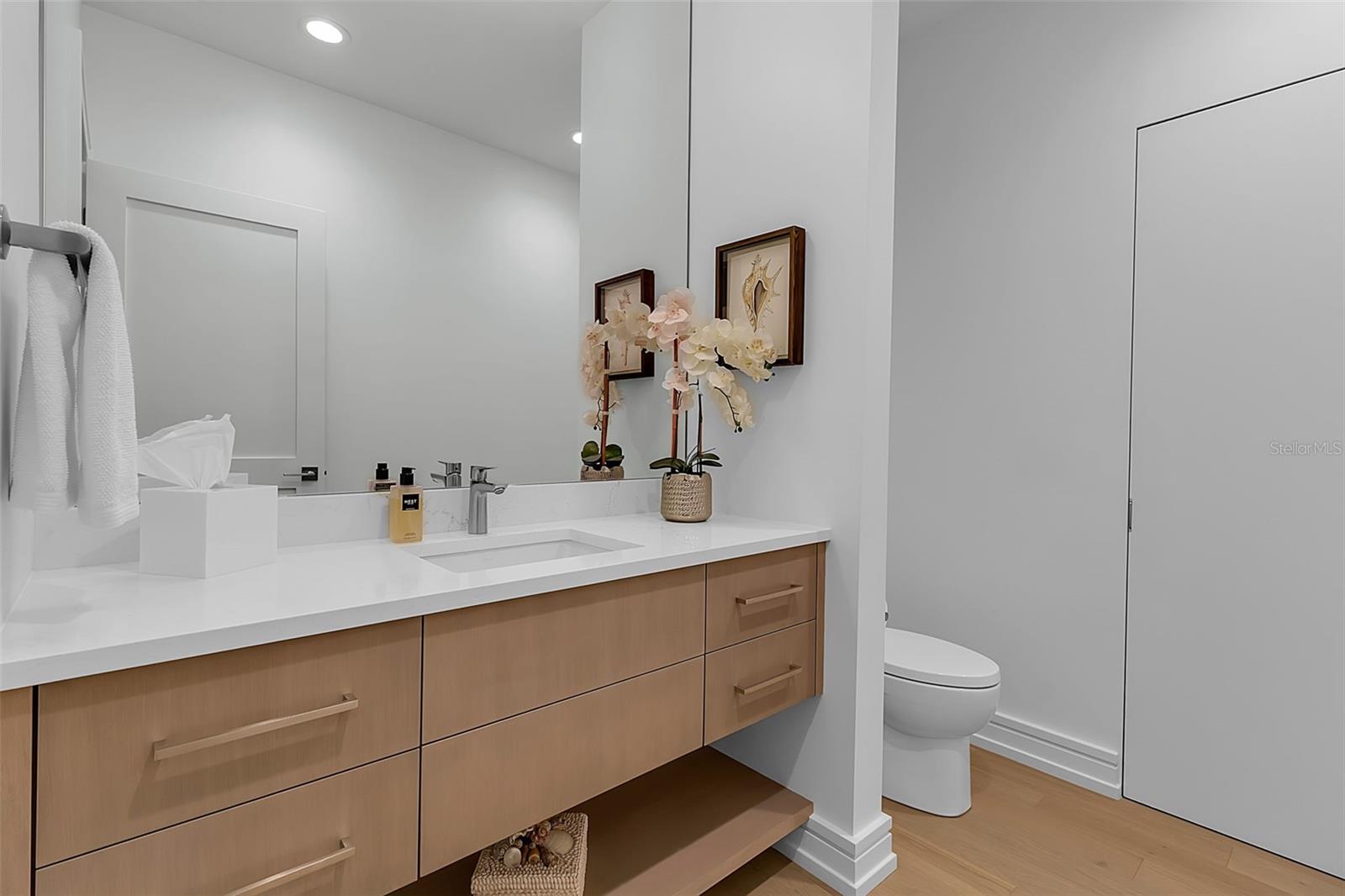 Image 5 of 36 For 943 Pomelo Place