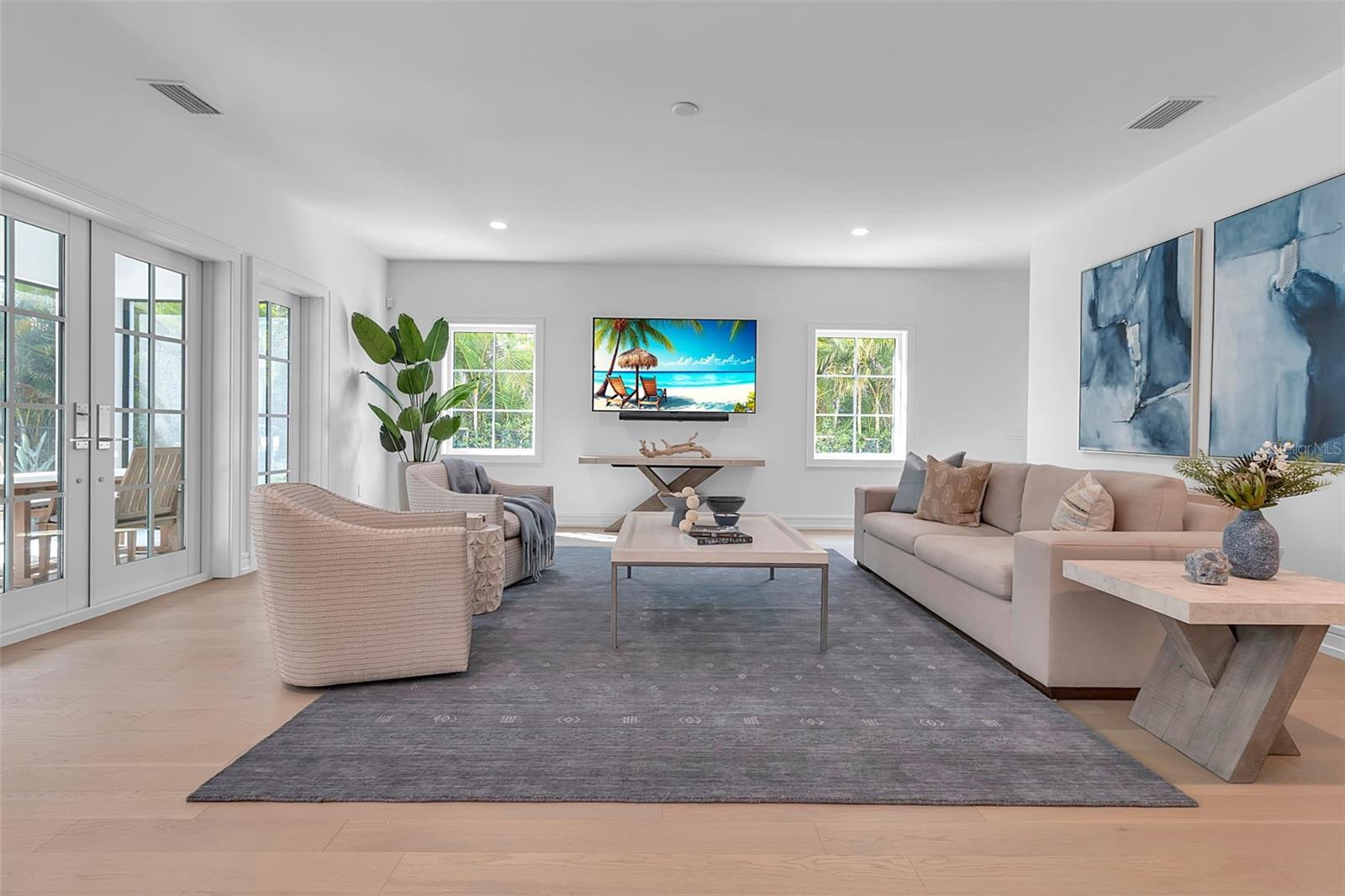 Image 7 of 36 For 943 Pomelo Place