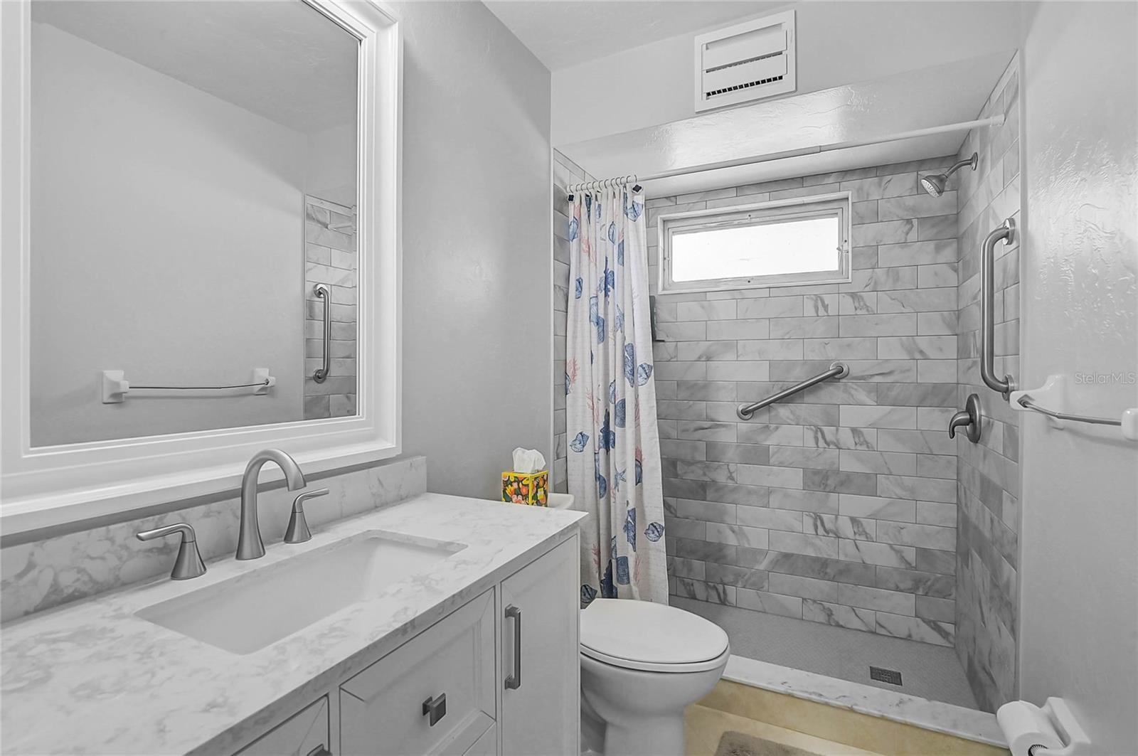 Image 12 of 47 For 7128 Country Club Drive N