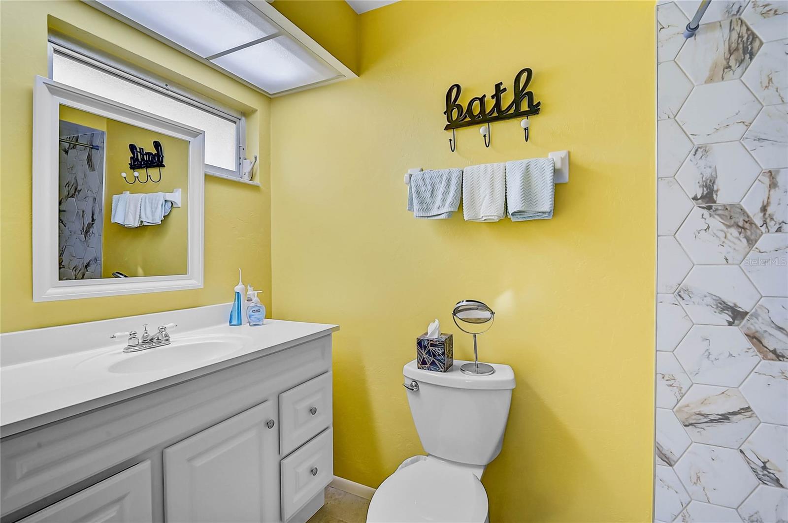 Image 17 of 47 For 7128 Country Club Drive N