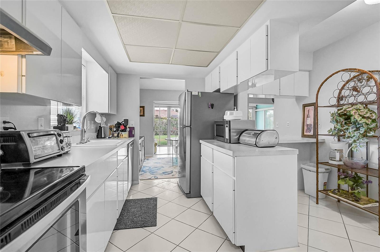 Image 8 of 47 For 7128 Country Club Drive N