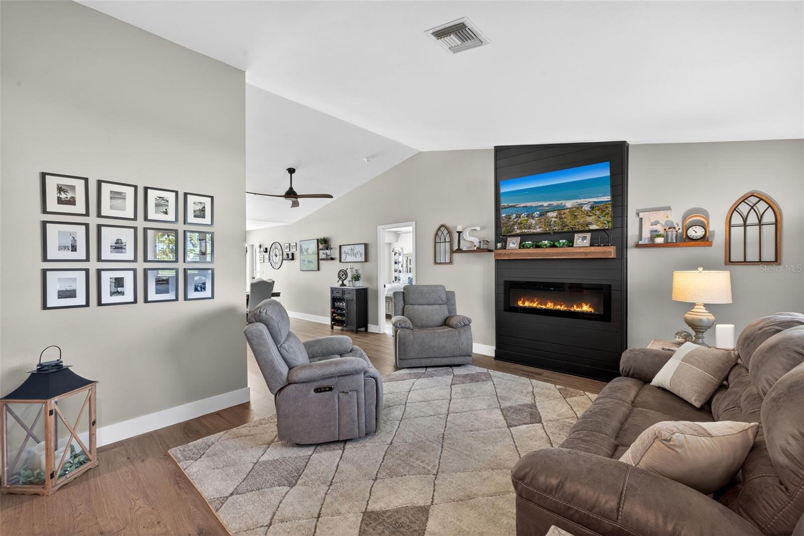 Image 8 of 38 For 3405 10th Place