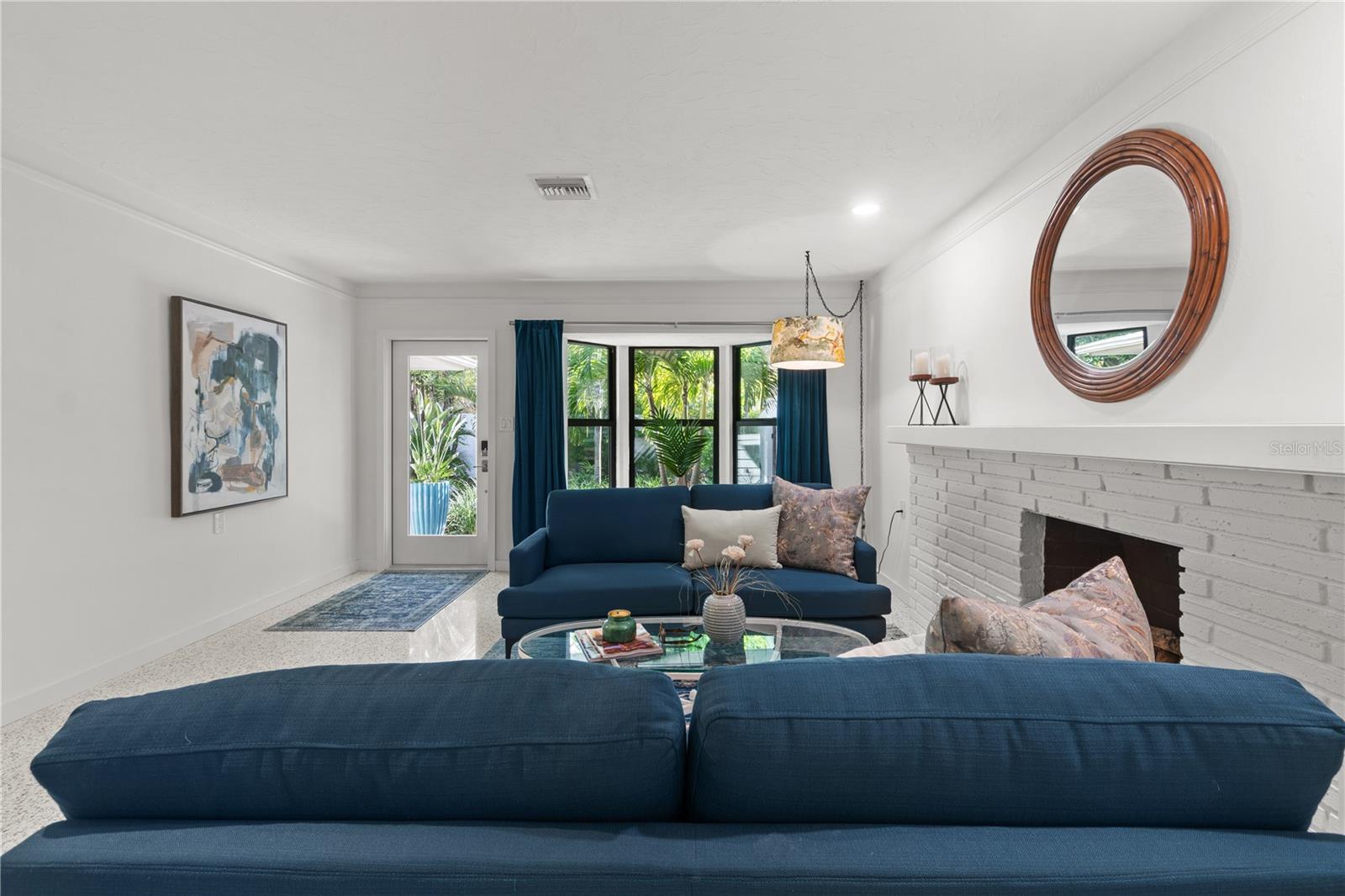 Image 14 of 70 For 157 Garden Lane