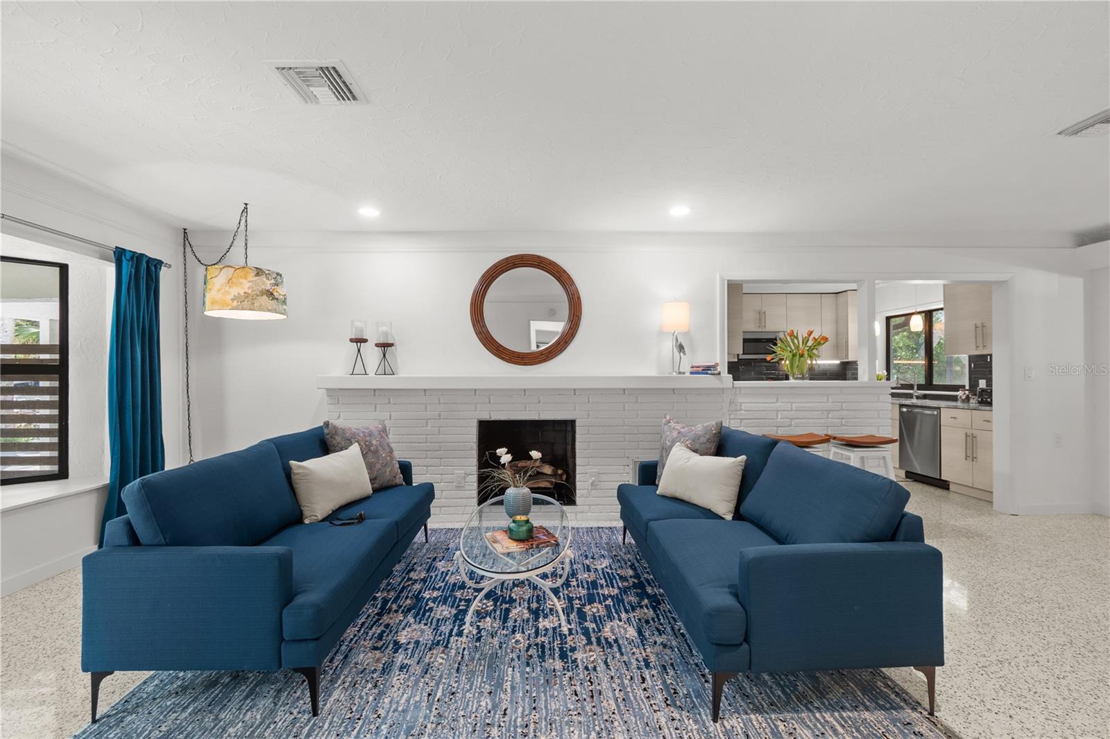 Image 15 of 70 For 157 Garden Lane