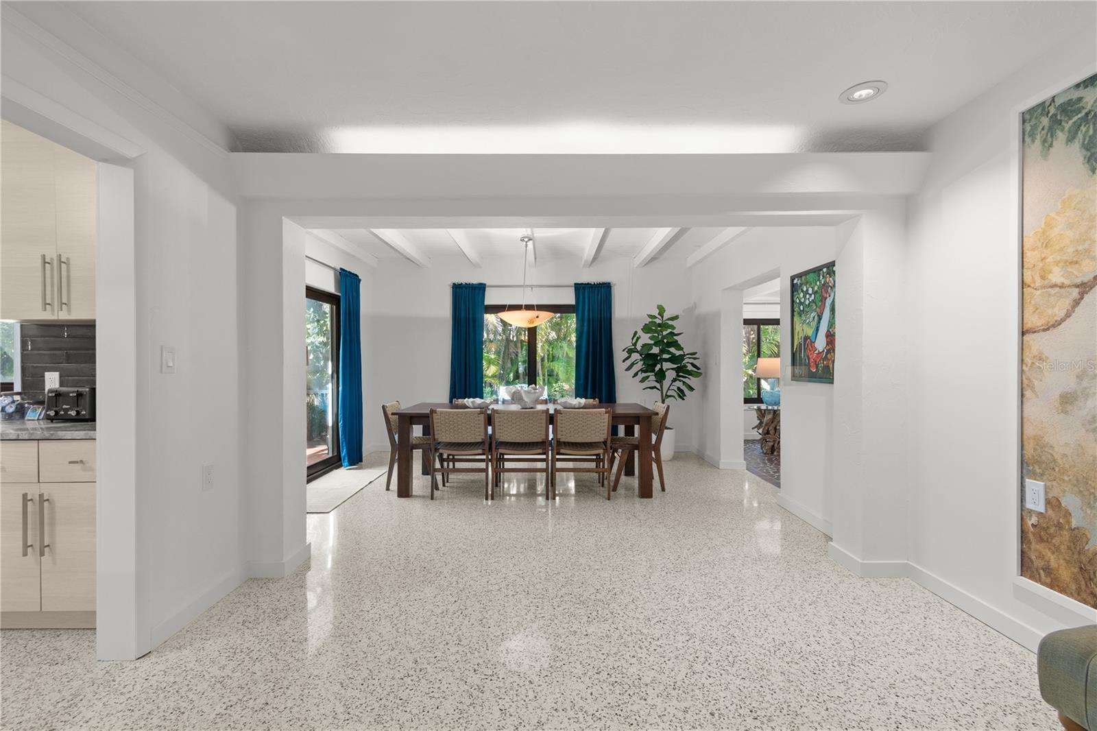 Image 17 of 70 For 157 Garden Lane