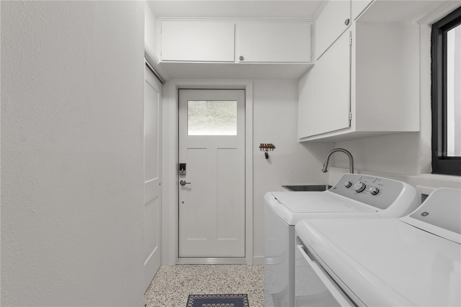 Image 53 of 70 For 157 Garden Lane