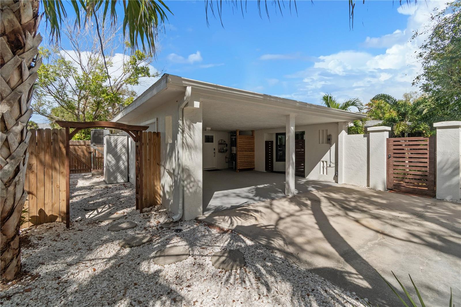 Image 8 of 70 For 157 Garden Lane