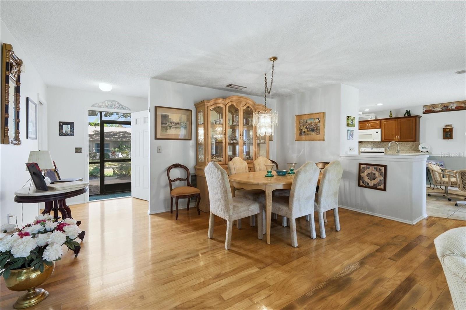 Image 9 of 30 For 4140 Oakhurst Circle W 3166