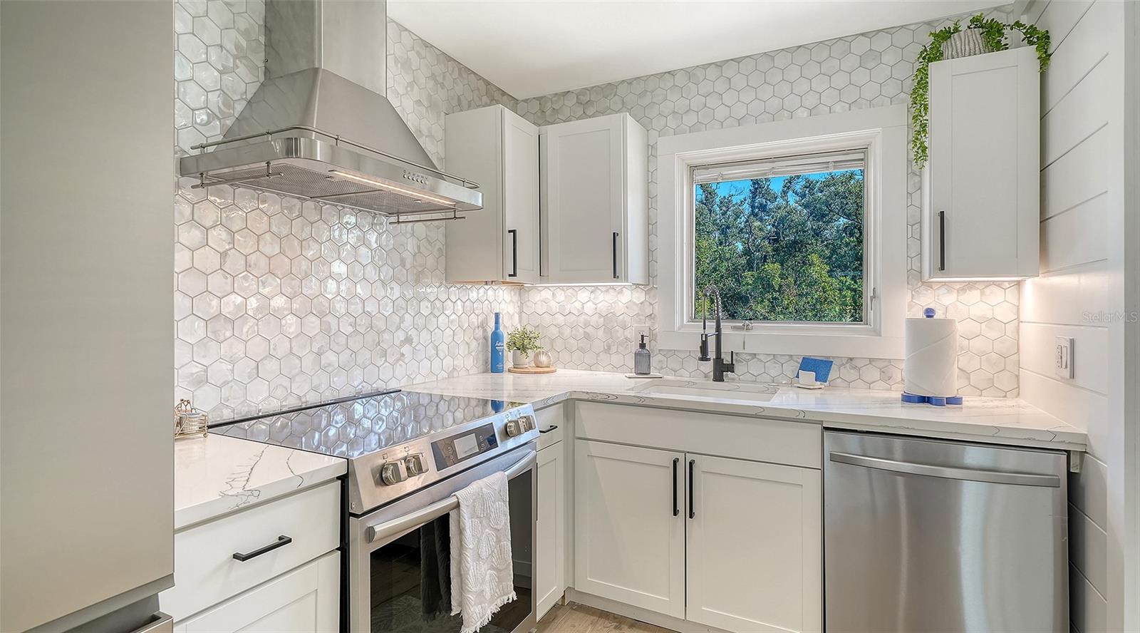 Image 21 of 53 For 729 Saint Judes Drive S 3